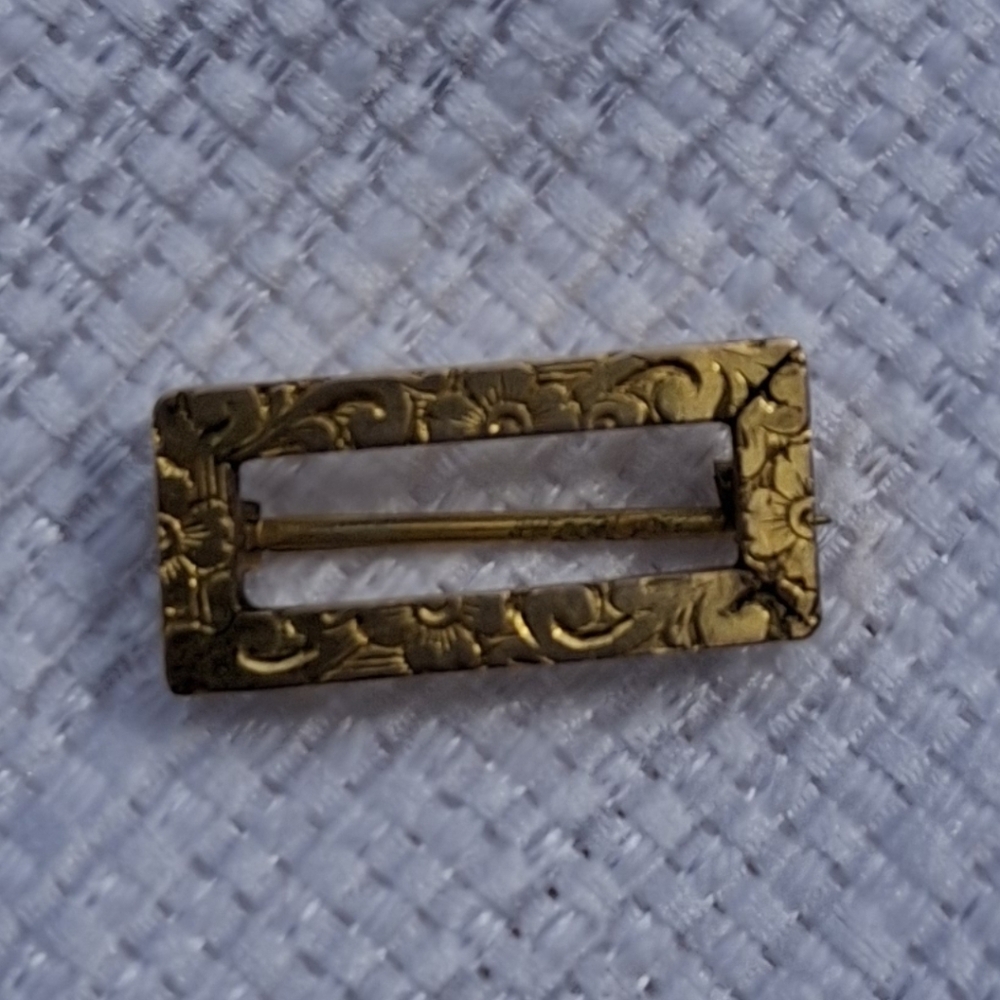 Vintage Goldtone Pin - Its Only Itty Bitty